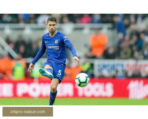 什克里尼亚尔技术全面性吸引众多俱乐部关注，表现稳健有望迎来转会机会